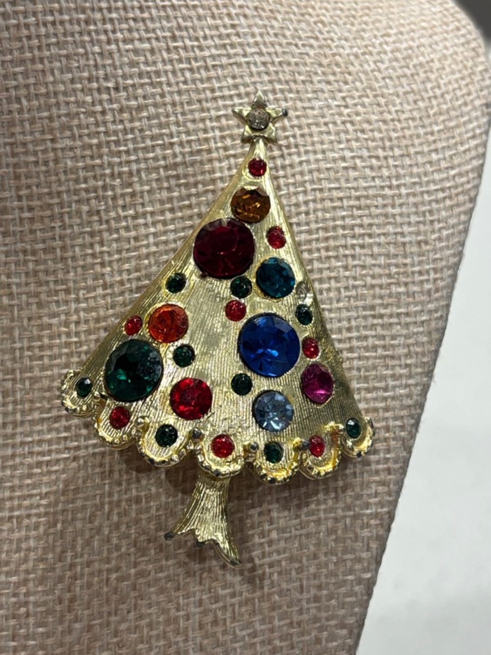 Vintage Unmarked Weiss Style Christmas Tree Brooch